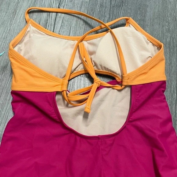 Kona Sol Color Block Cut Out One Piece Swimsuit - Picture 4 of 5